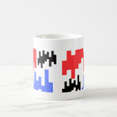 Mug décoratif pixels rouge et bleu. コーヒーマグカップ (中央)