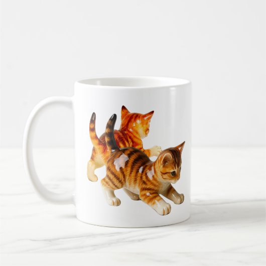 Mug décoré chatons qui jouent. コーヒーマグカップ (左)