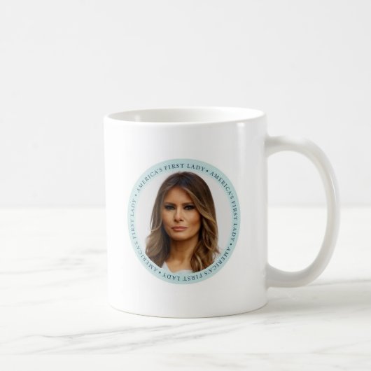 Mug Melaniaの切札の最初女性 コーヒーマグカップ (右)