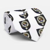 Muirの一族はバッジのタータンチェックの頂点に達します ネクタイ (ロール)