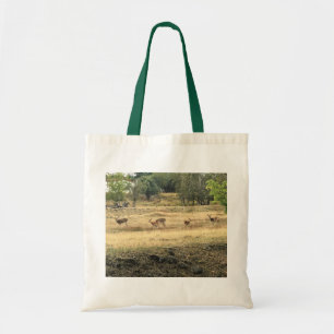 Mule Deer in a Field，オレゴン，ジョセフ トートバッグ