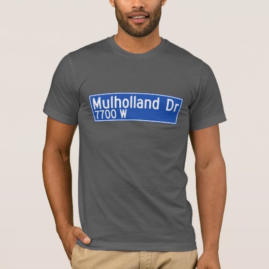 Mulhollandドライブ、ロサンゼルスのカリフォルニアの道路標識 Tシャツ (正面)