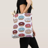Multi-colored donuts hand drawn seamless pattern. トートバッグ (クローズアップ)