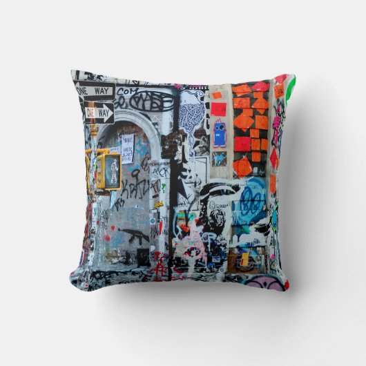MULTICOLORED WALL PAINTING クッション (正面)