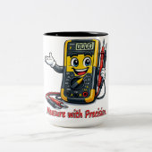 Multimeter Cartoon Mascot Measure With Precision M ツートーンマグカップ (中央)