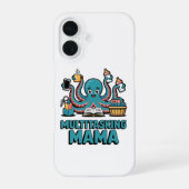 Multitasking Mama Funny Octopus iPhone 16 Case Cut 16ケース (裏面)