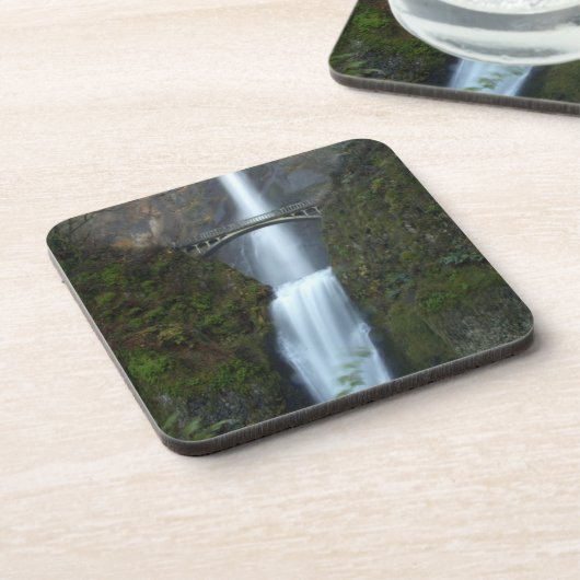 Multnomahの滝 コースター (左側)