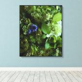Muscari & Clematis Botanical Canvas Art キャンバスプリント (インサイチュ (ウッドフロア))