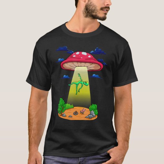 Mushroom Alien Abduction Psychedelic  Space UFO Fu Tシャツ (正面)