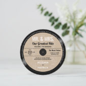 Music Hits素晴らしレトロヴィンテージ結婚ベージュ色 招待状 (スタンド正面)