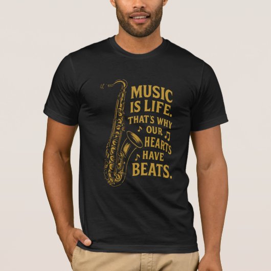 Music Is Life -ヴィンテージ金ゴールドサックスJazz引用文 Tシャツ (正面)