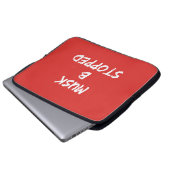 MUSK B ストップ ラップトップスリーブ (正面下部)