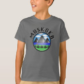 Muskokaデザイン（バージョン2） – キッズベースTシャツ Tシャツ (正面)