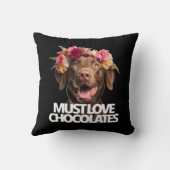 Must Love Chocolates brown labrador retriever クッション (裏面)