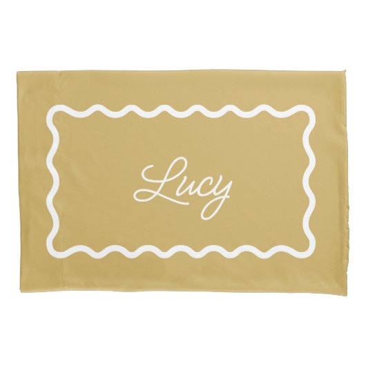 Mustard Yellow Wavy Scallop Frame Monogram 枕カバー (正面)