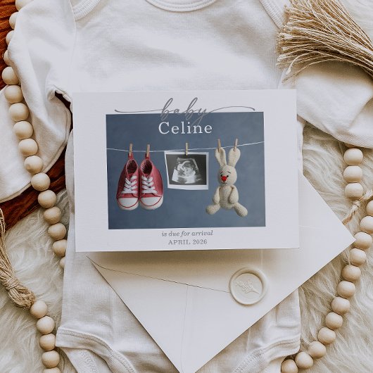 Muted Gray Minimalist Pregnancy Announcement Card 招待状