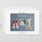 Muted Gray Minimalist Pregnancy Announcement Card 招待状 (正面)