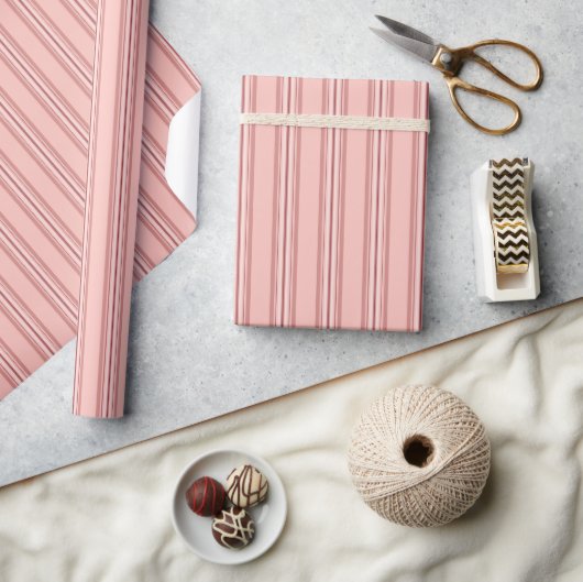 Muted Pink Stripes Classic ラッピングペーパー (クラフト)