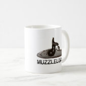 Muzzleloaderの砲尾及びハンマーの黒色火薬のライフル コーヒーマグカップ (正面右)