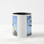 MV-22オスプレイがUSSナッソーから発射 マグカップ (中央)