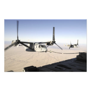 MV-22ミサゴはmidflightに燃料を補給します フォトプリント