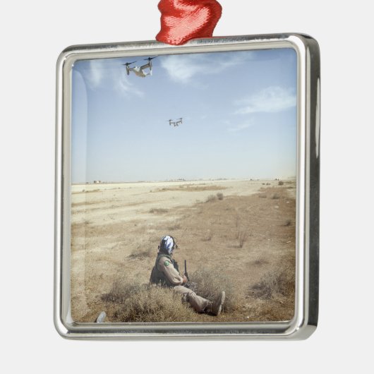 MV-22Bオスプレイは米海軍病院コルpsmを飛ぶ メタルオーナメント (左)