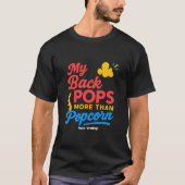 My Back Pops More Than Popcorn Funny Retro Spine Tシャツ (正面)