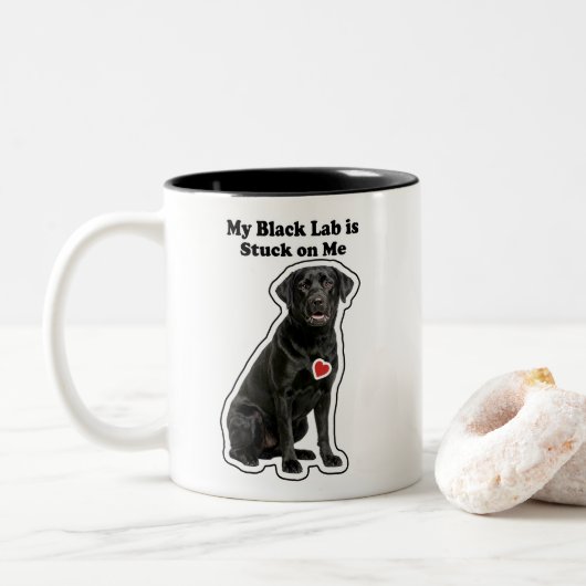 My Black Lab Is Stuck On Me Dog Lover ツートーンマグカップ (ドーナツ)
