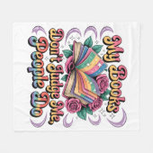 My Books Don't Judge Me....  フリースブランケット (正面(横))