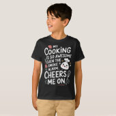 My Cooking Is So Awesome Even The Smoke Alarm Chee Tシャツ (正面フル)