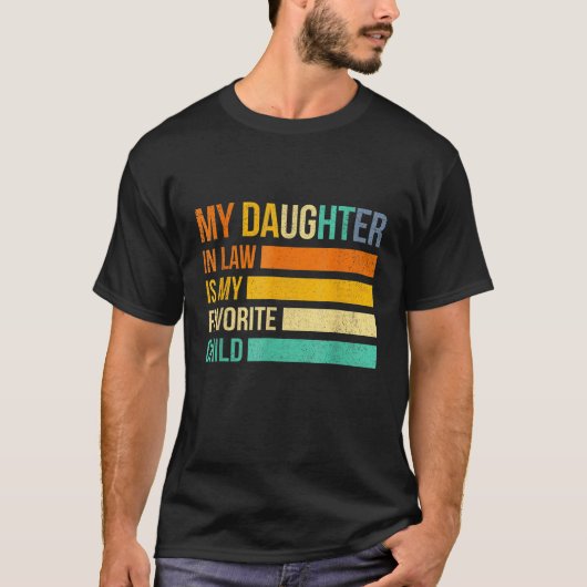 My Daughter In Law Is My Favorite Child Family Mat Tシャツ (正面)
