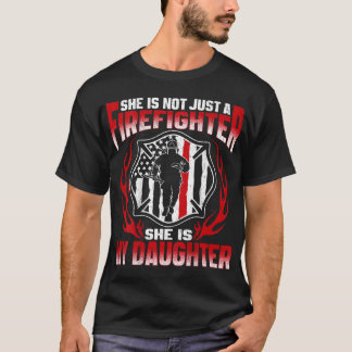 My Daughter Is A Firefighter Hero Proud Fire Mom D Tシャツ