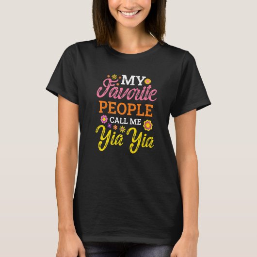 My Favorite People Call Me Yiayia Grandmother Moth Tシャツ (正面)