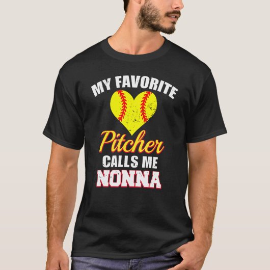 My Favorite Pitcher Calls Me Nonna Pitcher Softbal Tシャツ (正面)