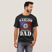 My Favorite Sailor Calls Me Dad Retro Humorous Men Tシャツ (正面フル)