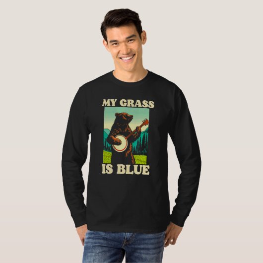 My Grass Is Blue Banjo Bear Retro Nature Graphic Tシャツ (正面フル)