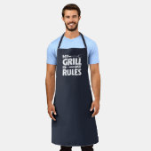 My Grill My Rules おもしろい BBQ Logo Navy Blue エプロン (着用した状態)
