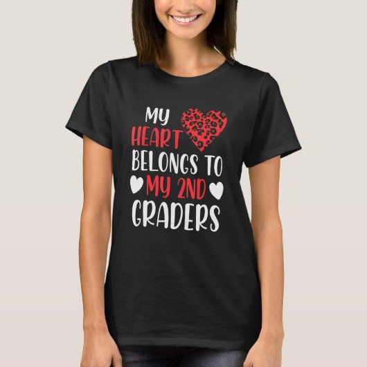 My Heart Belongs To Valentines Day Second Grade Te Tシャツ (正面)