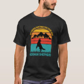 My Hiking Partner Has Four Legs German Shepherd Tシャツ (正面)