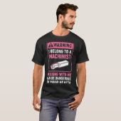 My Knight In Machinist Wife Girlfriend Funny Anniv Tシャツ (正面フル)