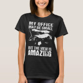 My Office May Be Small  Flatbed Semi Trailer Truck Tシャツ (正面)
