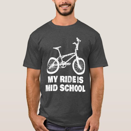 My Ride Is Mid School funny Tシャツ (正面)
