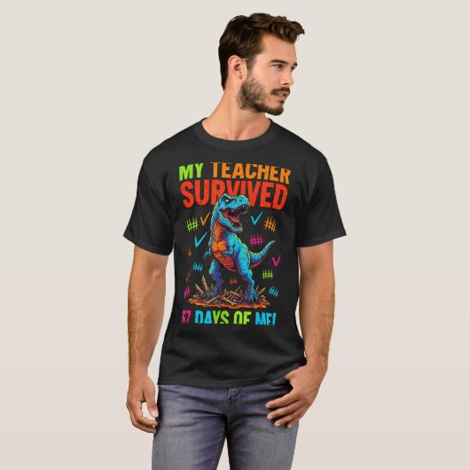 My Teacher Survived 67 Days Of School 67 Meme Dino Tシャツ (正面フル)