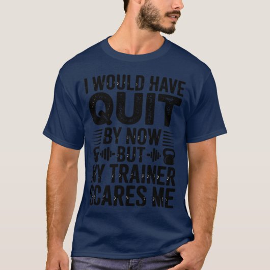 Myrainer Scares Me Fitness Humor Saying Gym Workou Tシャツ (正面)