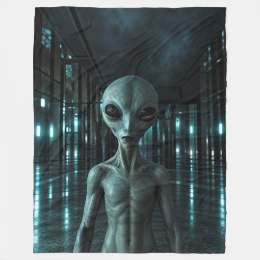 Mysterious Grey Alien フリースブランケット (正面)