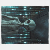 Mysterious Grey Alien フリースブランケット (正面(横))