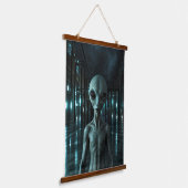 Mysterious Grey Alien 吊り下げ型タペストリー (傾斜あり)