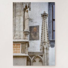 Mysterious Portrait on Old Town Hall, Bratislava ジグソーパズル