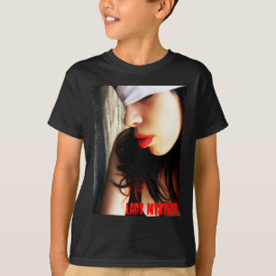 Mystery Youth T-shirt女性 Tシャツ