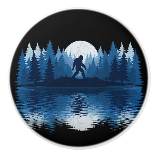 Mystic Blue Forest Bigfoot Moon Silhouette Door セラミックノブ (正面)